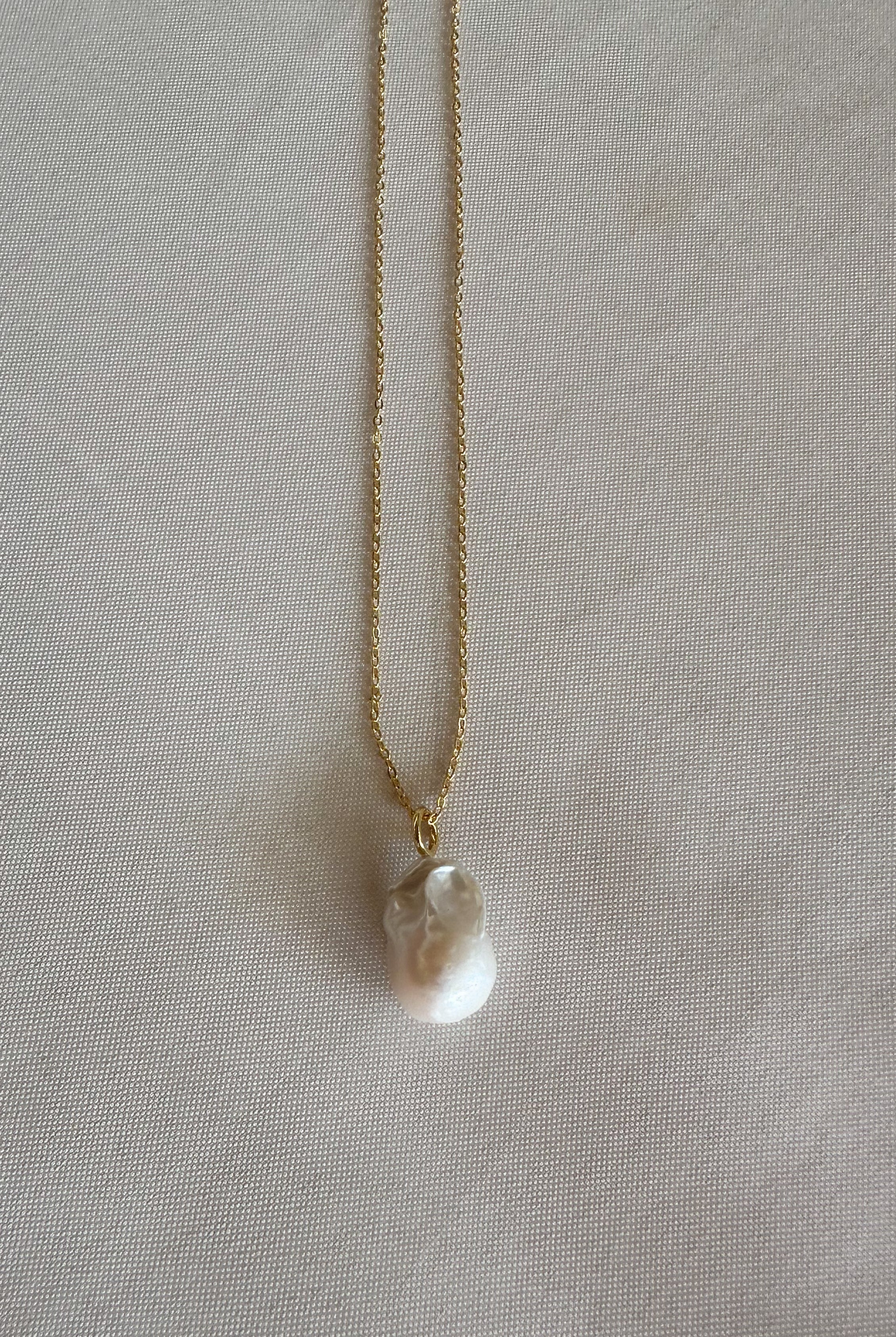 Pixelated Boutique, Women's Jewelry and Gifts, Online Shopping for Women, Virginia Beach Clothing Stores, Clothing Stores in Virginia Beach, Aesthetic Fashion Trends, East Coast Fashion Styles, Fall Fashion, Sustainable Women's Clothing, Unique Gift Ideas for Women, Summer Fashion, Gold Jewelry, Gold Pearl Necklace, Fall Jewelry