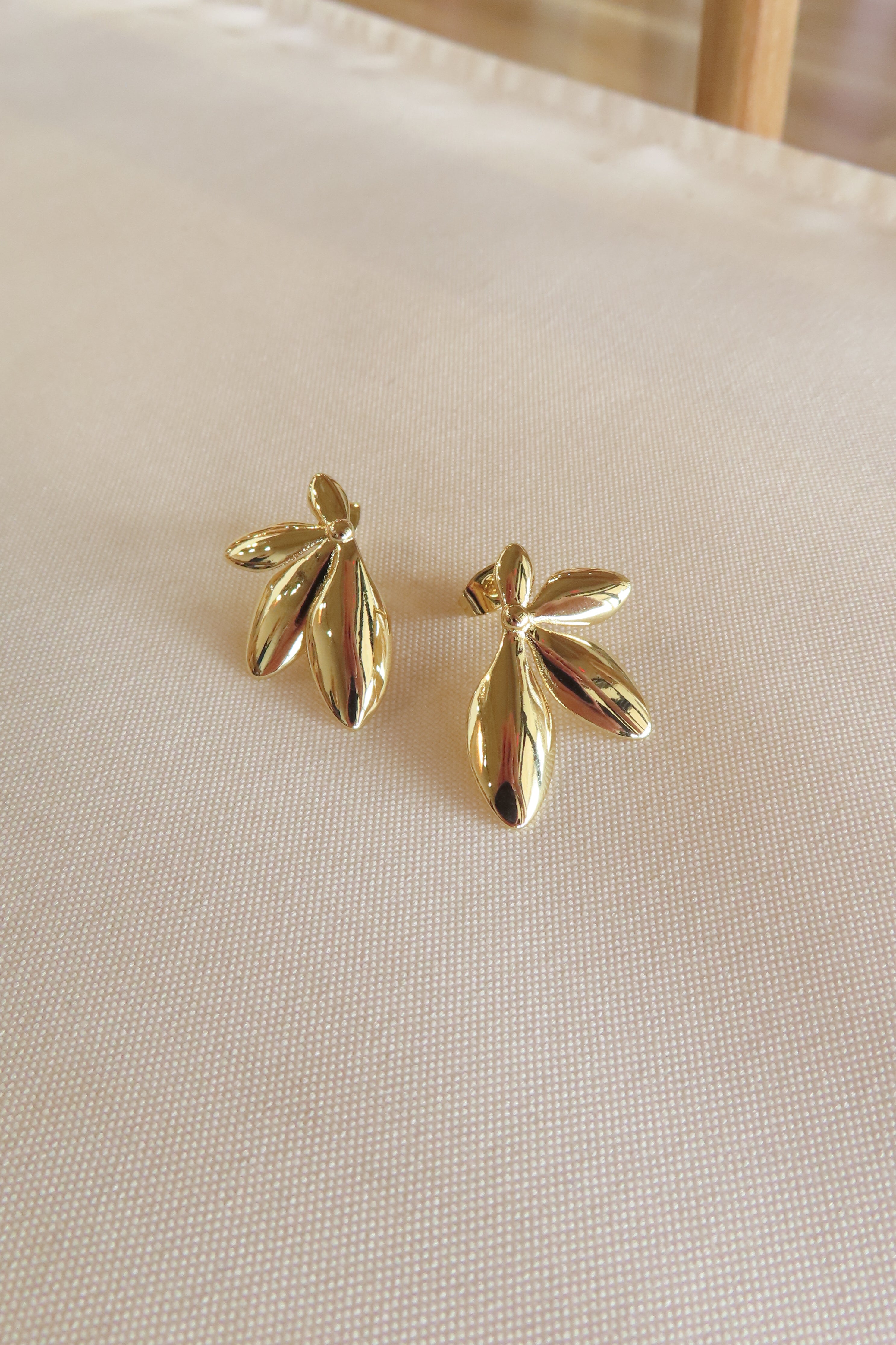 Pixelated Boutique, Women's Jewelry and Gifts, Online Shopping for Women, Virginia Beach Clothing Stores, Clothing Stores in Virginia Beach, Aesthetic Fashion Trends, East Coast Fashion Styles, Spring Fashion, Sustainable Women's Clothing, Unique Gift Ideas for Women, Fall Fashion, Gold Jewelry, Earrings