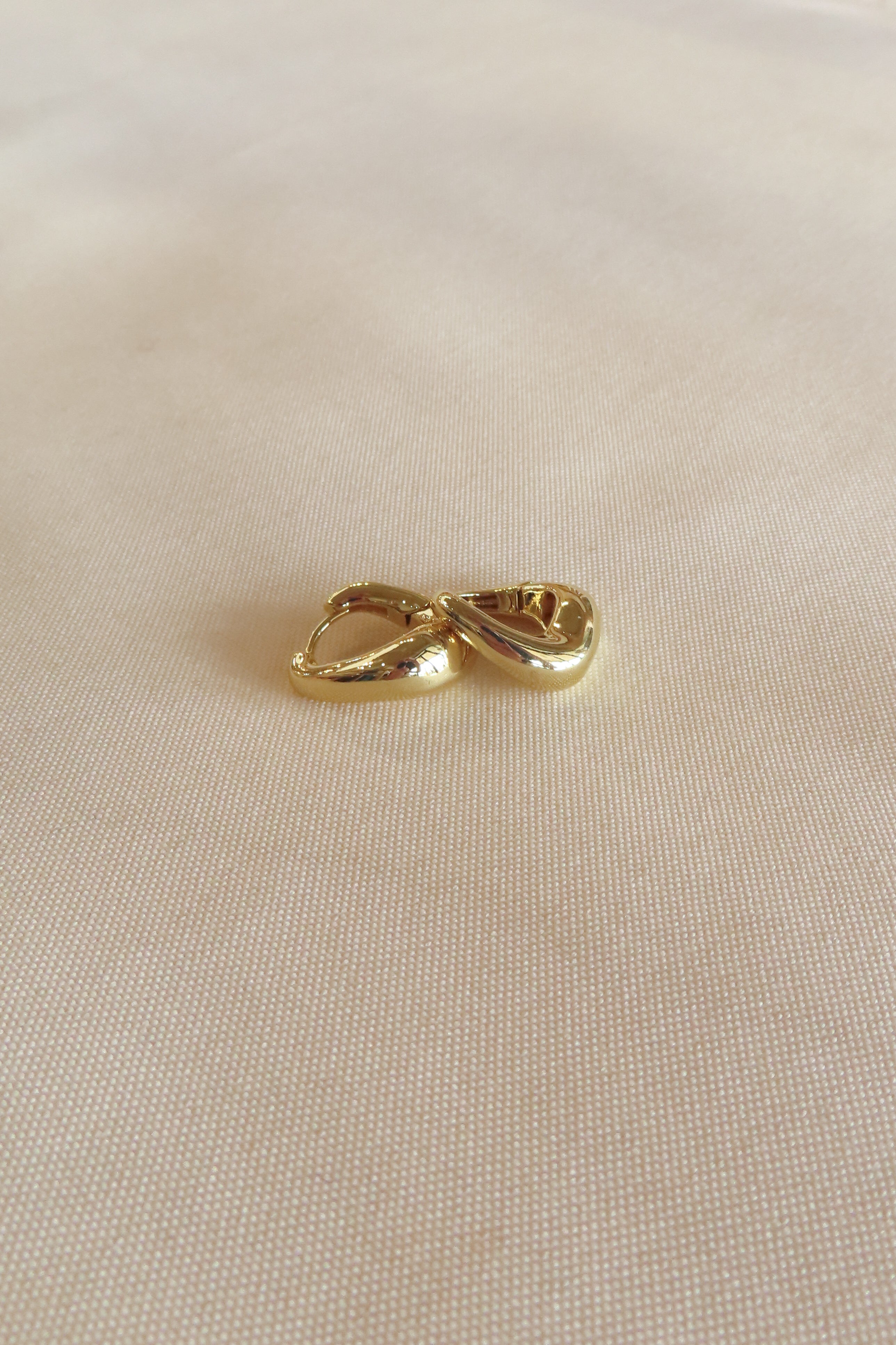 Pixelated Boutique, Women's Jewelry and Gifts, Online Shopping for Women, Virginia Beach Clothing Stores, Clothing Stores in Virginia Beach, Aesthetic Fashion Trends, East Coast Fashion Styles, Spring Fashion, Sustainable Women's Clothing, Unique Gift Ideas for Women, Fall Fashion, Gold Jewelry, Earrings