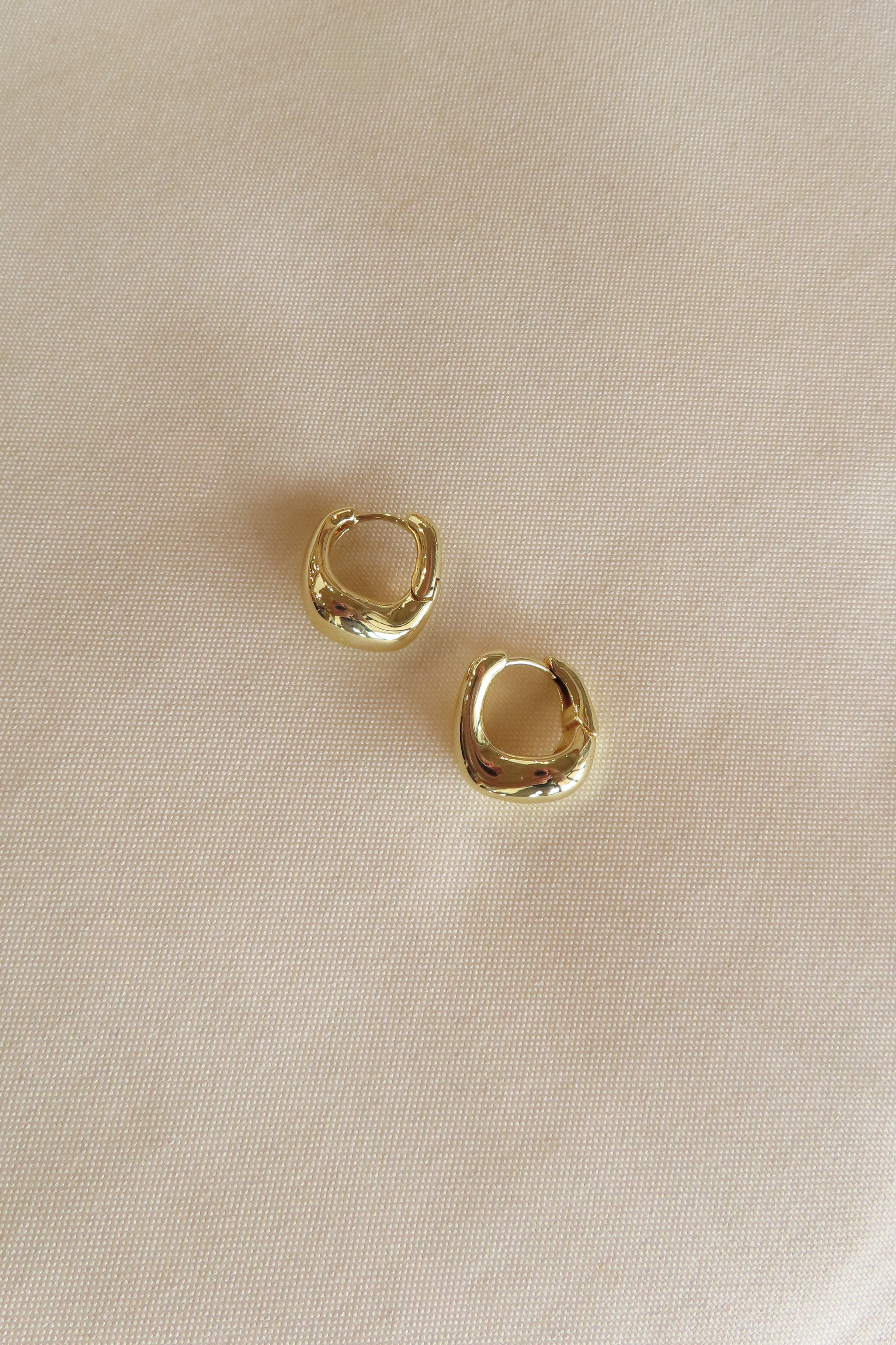 Pixelated Boutique, Women's Jewelry and Gifts, Online Shopping for Women, Virginia Beach Clothing Stores, Clothing Stores in Virginia Beach, Aesthetic Fashion Trends, East Coast Fashion Styles, Spring Fashion, Sustainable Women's Clothing, Unique Gift Ideas for Women, Fall Fashion, Gold Jewelry, Earrings