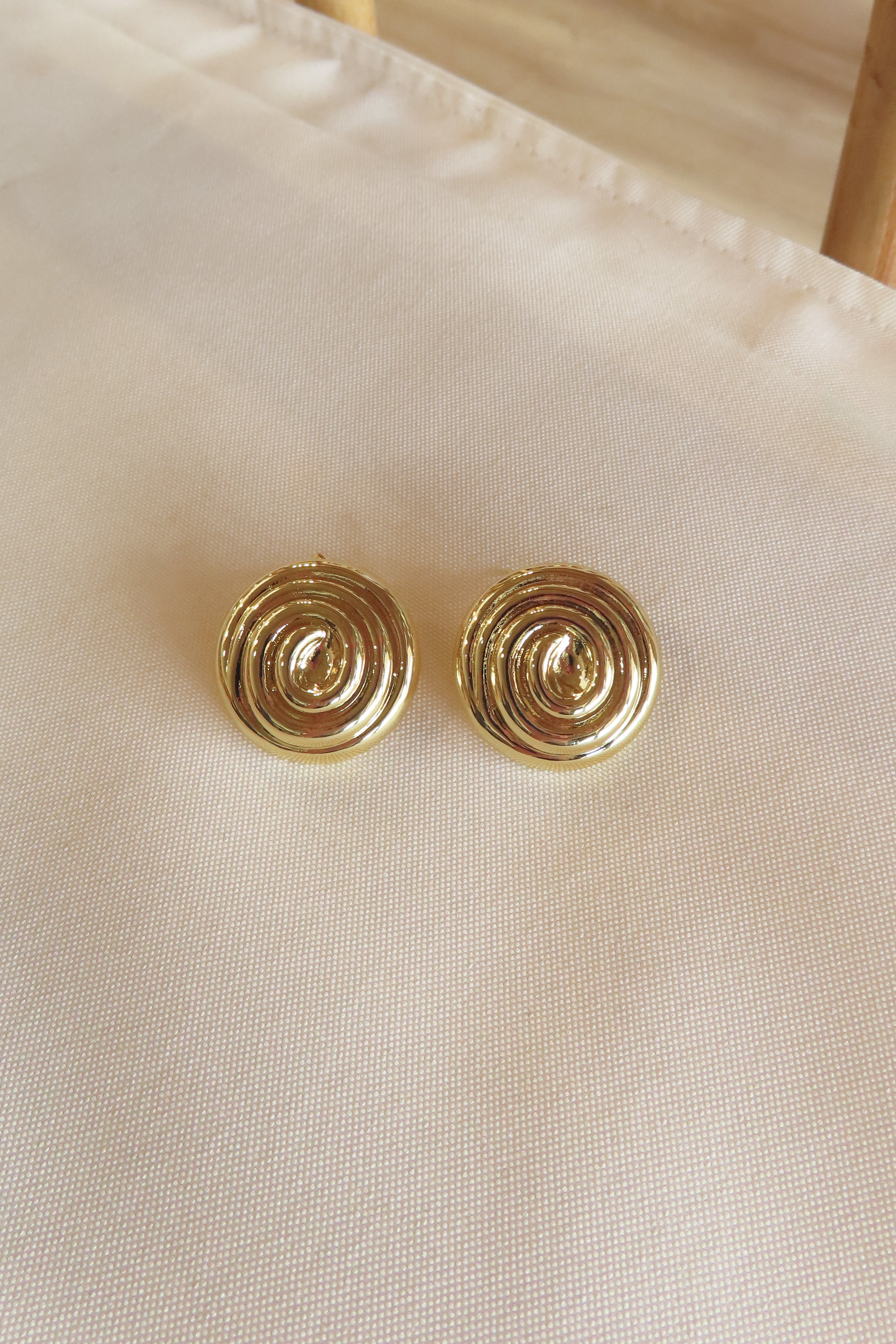 Pixelated Boutique, Women's Jewelry and Gifts, Online Shopping for Women, Virginia Beach Clothing Stores, Clothing Stores in Virginia Beach, Aesthetic Fashion Trends, East Coast Fashion Styles, Spring Fashion, Sustainable Women's Clothing, Unique Gift Ideas for Women, Fall Fashion, Gold Jewelry, Earrings