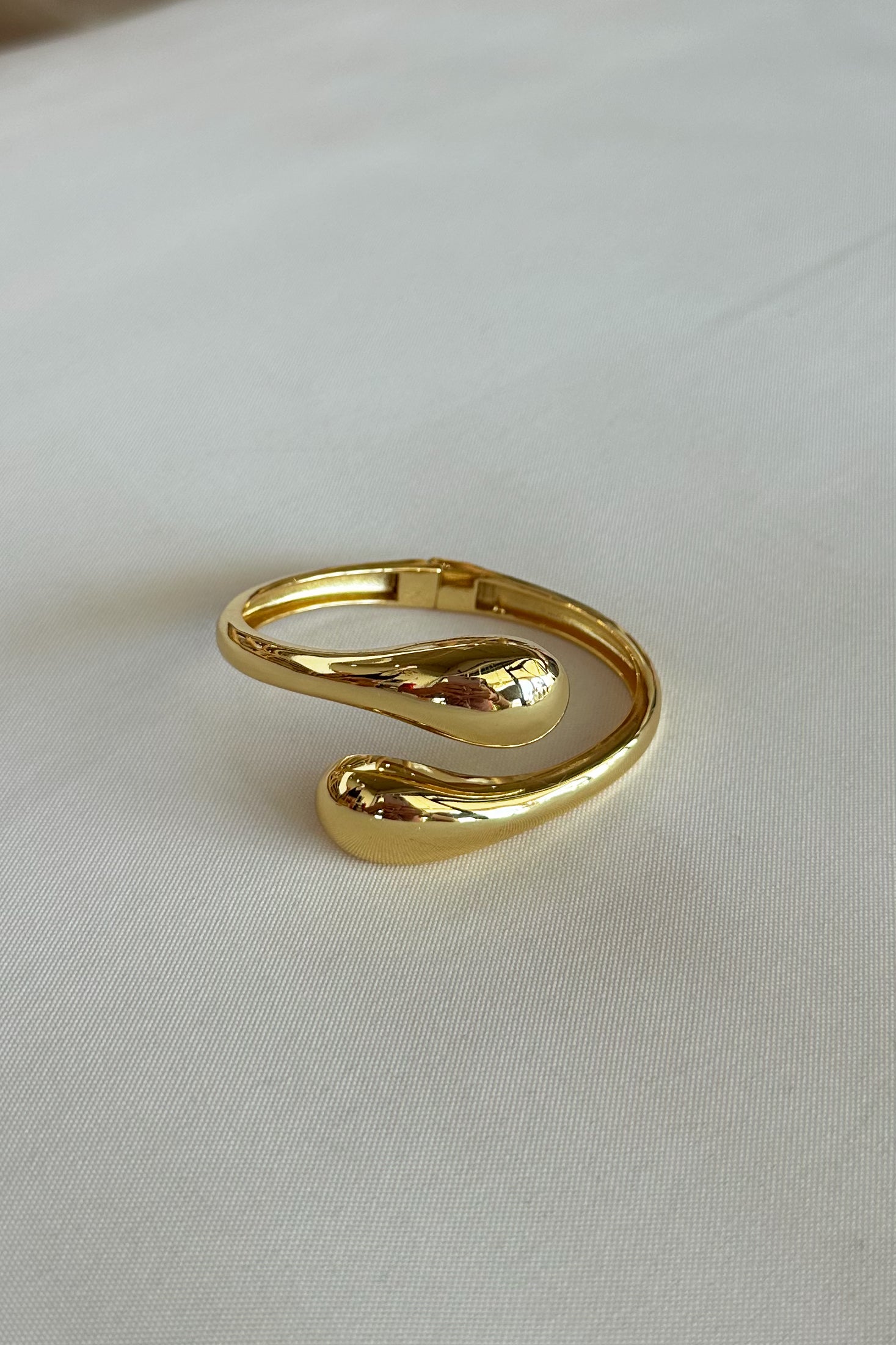 Pixelated Boutique, Women's Jewelry and Gifts, Online Shopping for Women, Virginia Beach Clothing Stores, Clothing Stores in Virginia Beach, Aesthetic Fashion Trends, East Coast Fashion Styles, Spring Fashion, Sustainable Women's Clothing, Unique Gift Ideas for Women, Spring Fashion, Gold Jewelry