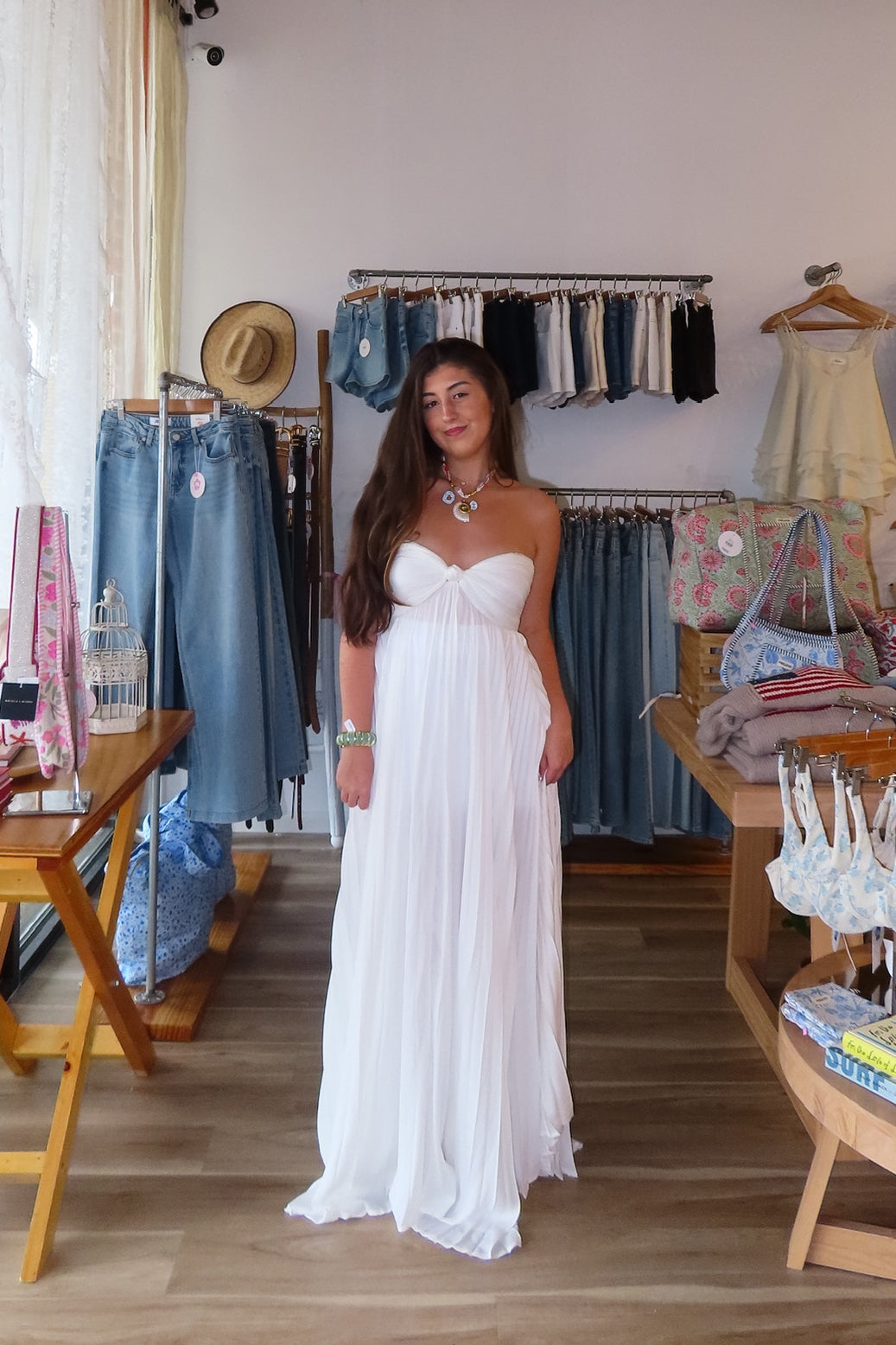 White, strapless maxi dress with sweetheart neckline, ruched bust with knot, and asymmetric ruffled hem
Virginia Beach Boutique, 757 Boutique, fashion, summer aesthetic, women’s trendy summer outfit, spring break, vacation style, vacation outfits, beach boutique, beach fashion, beach outfits, coastal aesthetic clothing, maxi dress, formal dress, wedding guest dress, satin slip dress, prom dress, graduation party dress