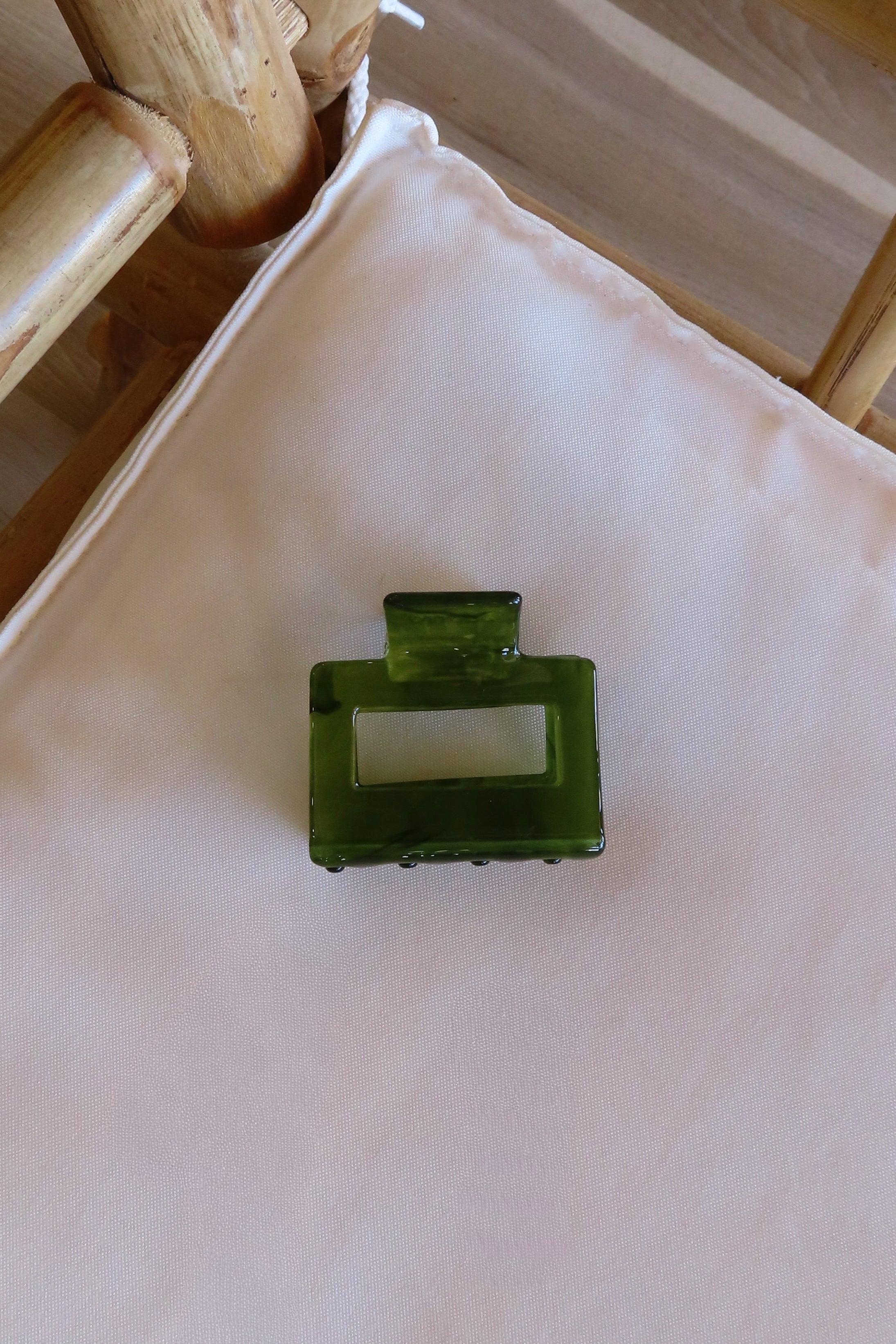 Pixelated Boutique, Women's Clothing, Outfit inspo fall, pumpkin patch outfit, fall fashion outfits, Hair clips, hair claw, fall hair accessories 