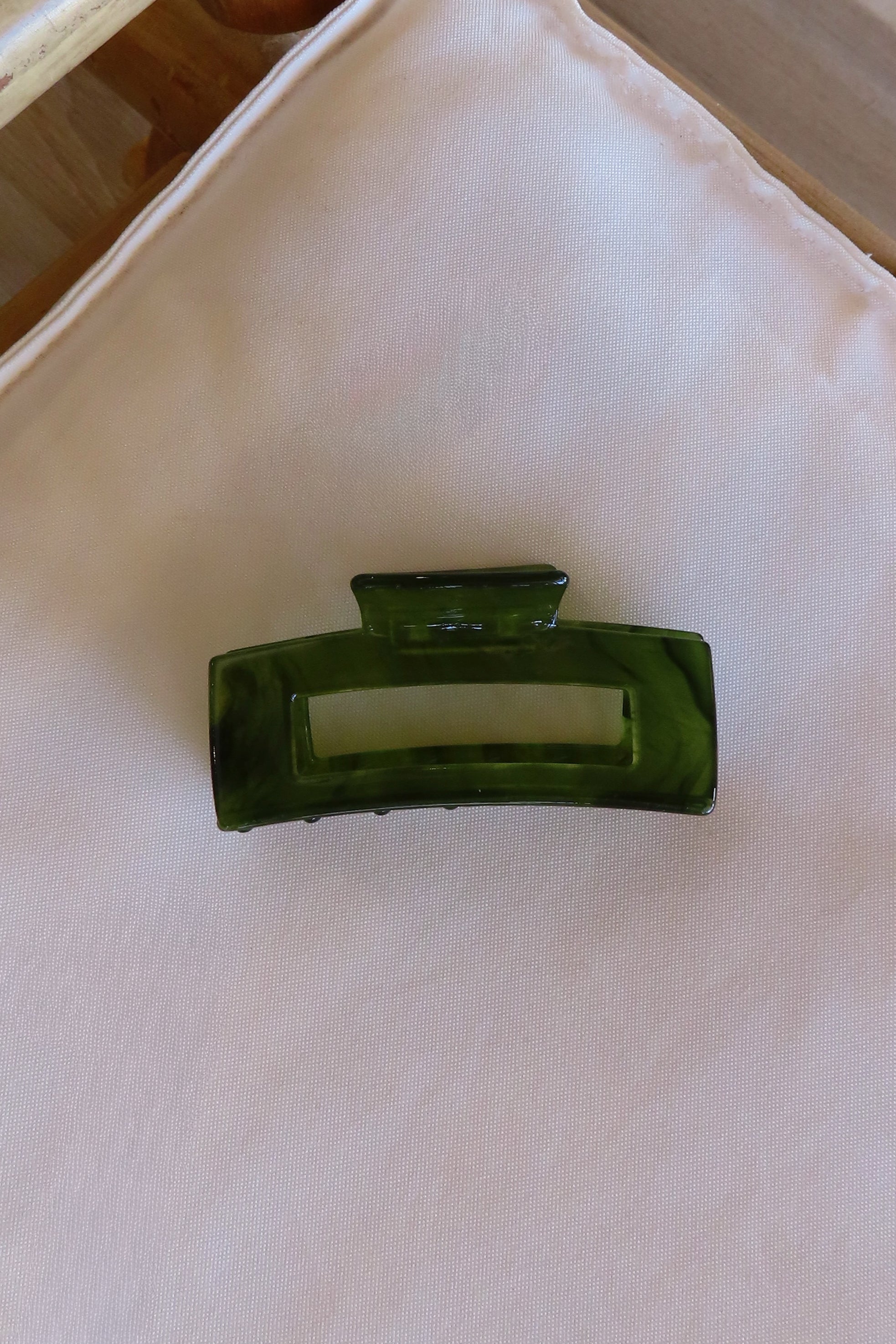 Pixelated Boutique, Women's Clothing, Outfit inspo fall, pumpkin patch outfit, fall fashion outfits, Hair clips, hair claw, fall hair accessories 