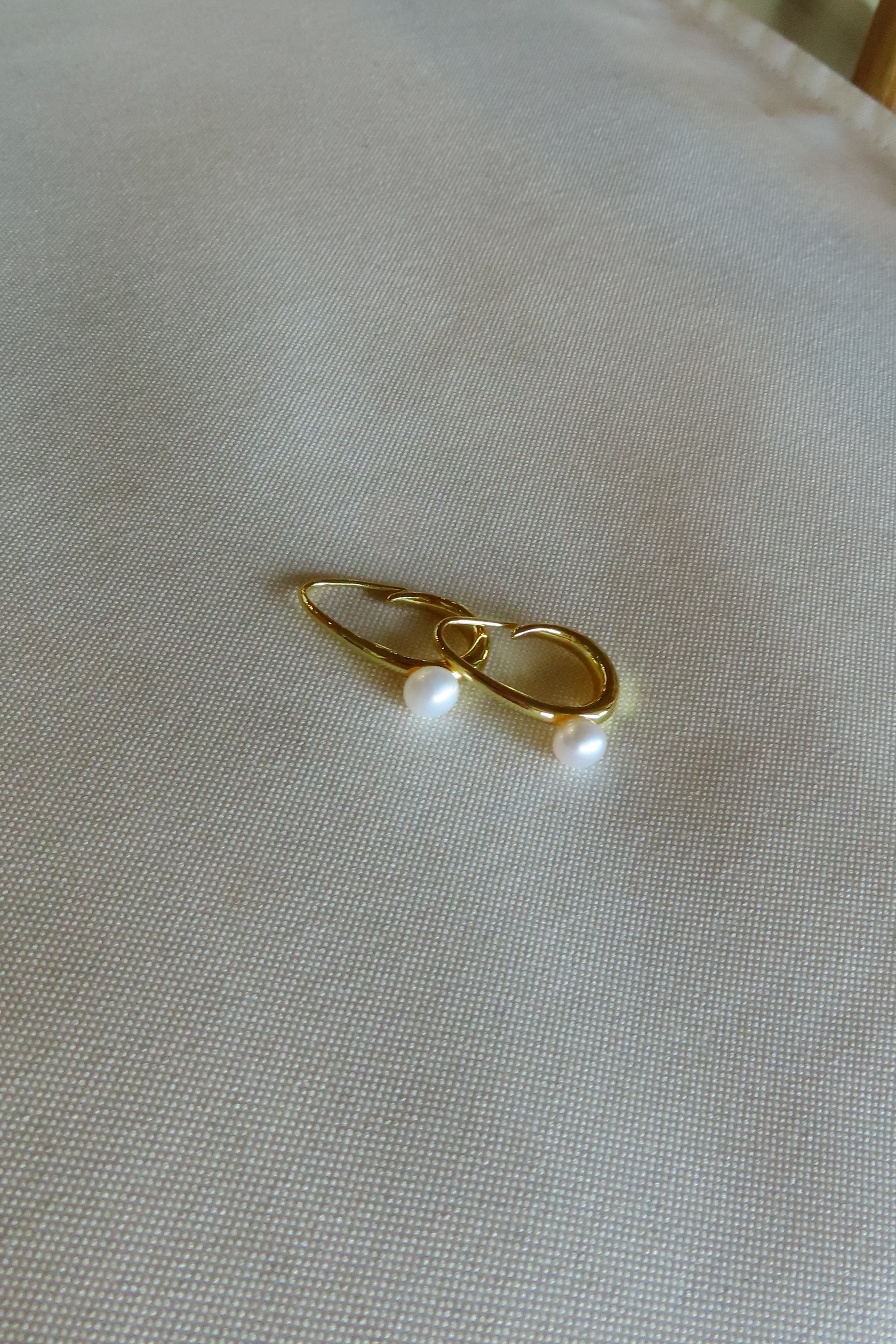 Women's Clothing, Women's Jewelry and Gifts, Online Shopping for Women, Latest Fashion Trends 2025, Virginia Beach Clothing Stores, Clothing Stores in Virginia Beach, Aesthetic Fashion Trends, Accessories, Gold Ring, Gold hoops, pearl 