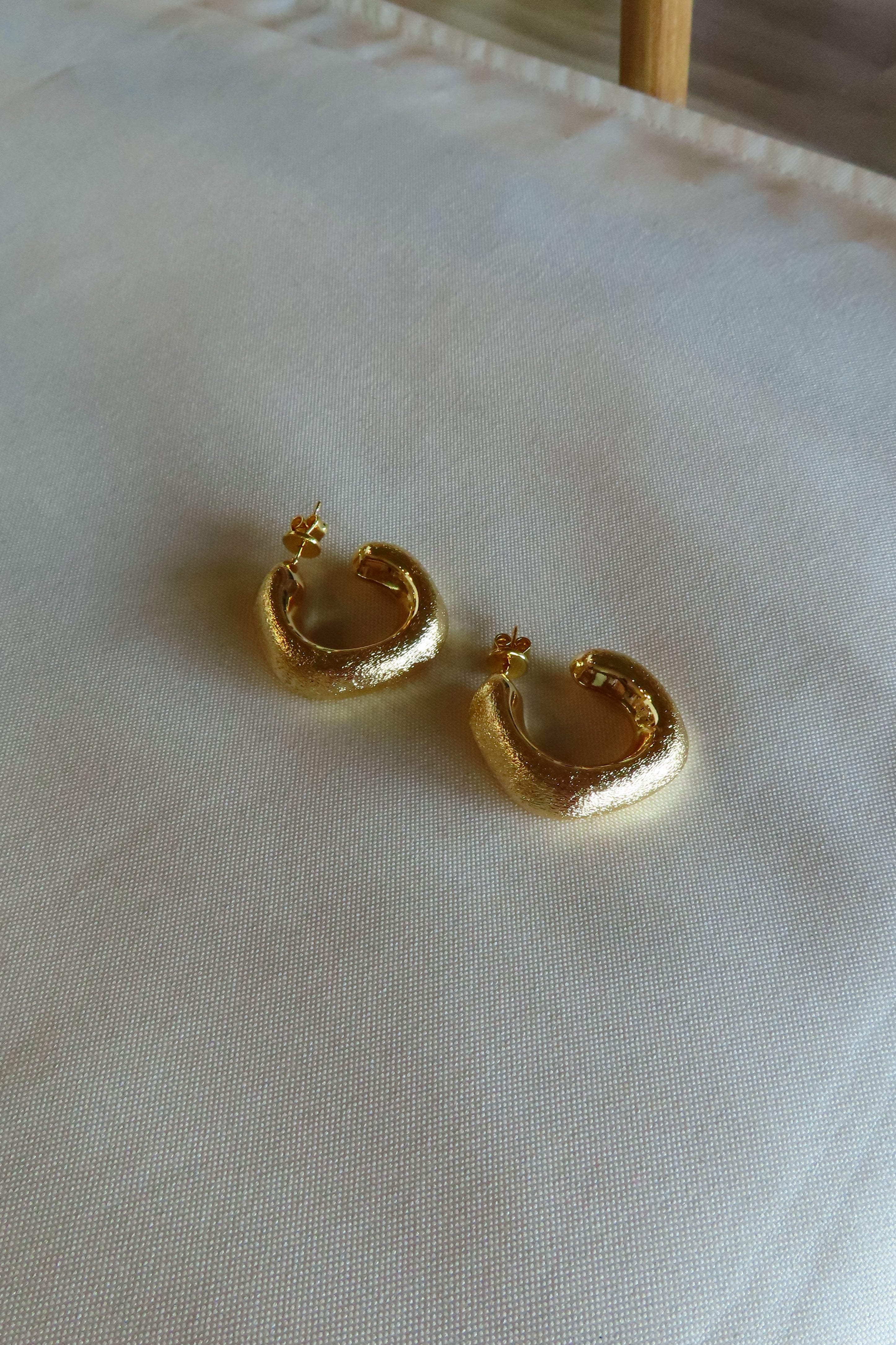 Women's Clothing, Women's Jewelry and Gifts, Online Shopping for Women, Latest Fashion Trends 2025, Virginia Beach Clothing Stores, Clothing Stores in Virginia Beach, Aesthetic Fashion Trends, Accessories, Gold Jewelry, Gold Earrings, Hoops